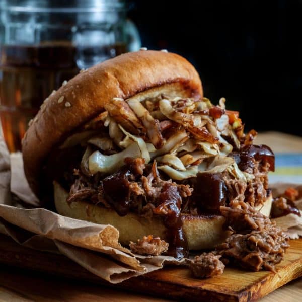 Hamburguesa de pulled beef con acompañamientos en airfryer
