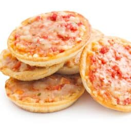 Crispy tortilla pizza from the air fryer