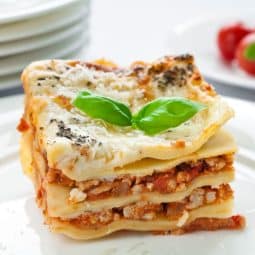 Classic lasagna with meat sauce from the air fryer