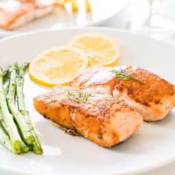 Zalm met citroenschijfjes en knoflook uit de airfryer