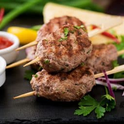 Грецькі котлети з пряною картоплею з аерофритюрниці