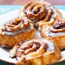 Nystekte kanelsnurrer med glasur fra airfryer