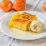 Цитрусовий апельсиновий пиріг із кулькою морозива