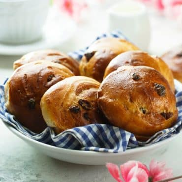 Russinbullar från airfryer nybakade bullar med russin