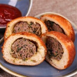 Juicy meatballs in soft buns from the air fryer