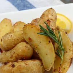 Cartofi grecești cu lămâie la airfryer