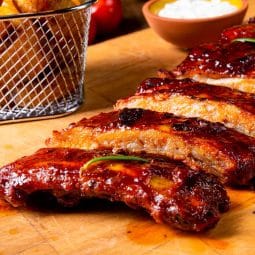 Costillas tiernas con salsa barbacoa casera en airfryer