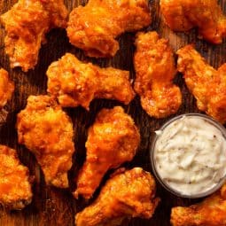 Airfryer'da çıtır acılı tavuk kanatları