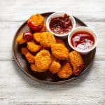 Nuggets di pollo fatti in casa croccanti dall'airfryer