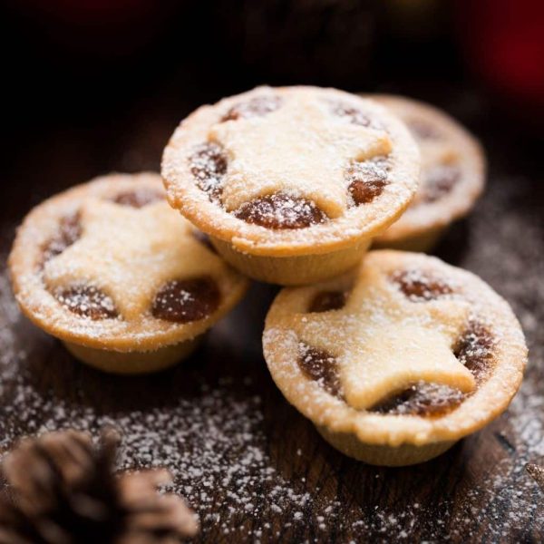Brittiska mince pies pudrade med florsocker