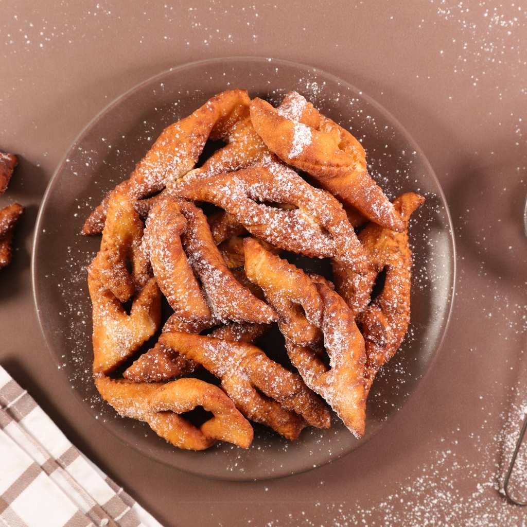 Norske klejner bagt i airfryer serveret i skål