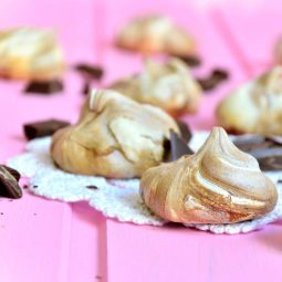 Merengues de chocolate, besitos esponjosos en airfryer