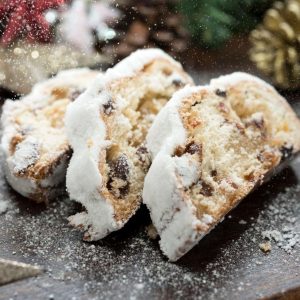 Stollen fra airfryer drysset med flormelis