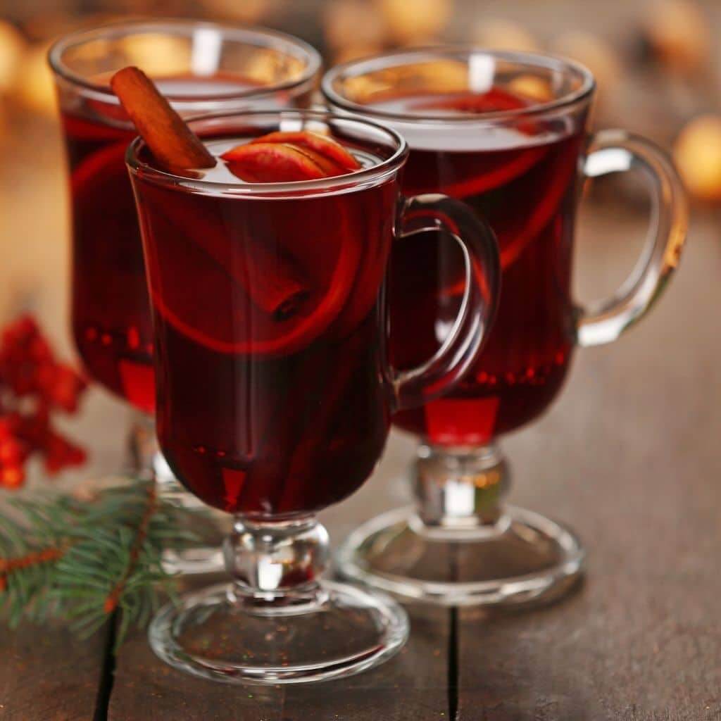 alkoholfri gløgg for voksende af rød saft