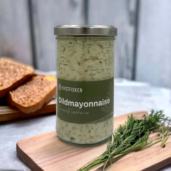 Glas med cremet dildmayonnaise fra Kystfisken.
