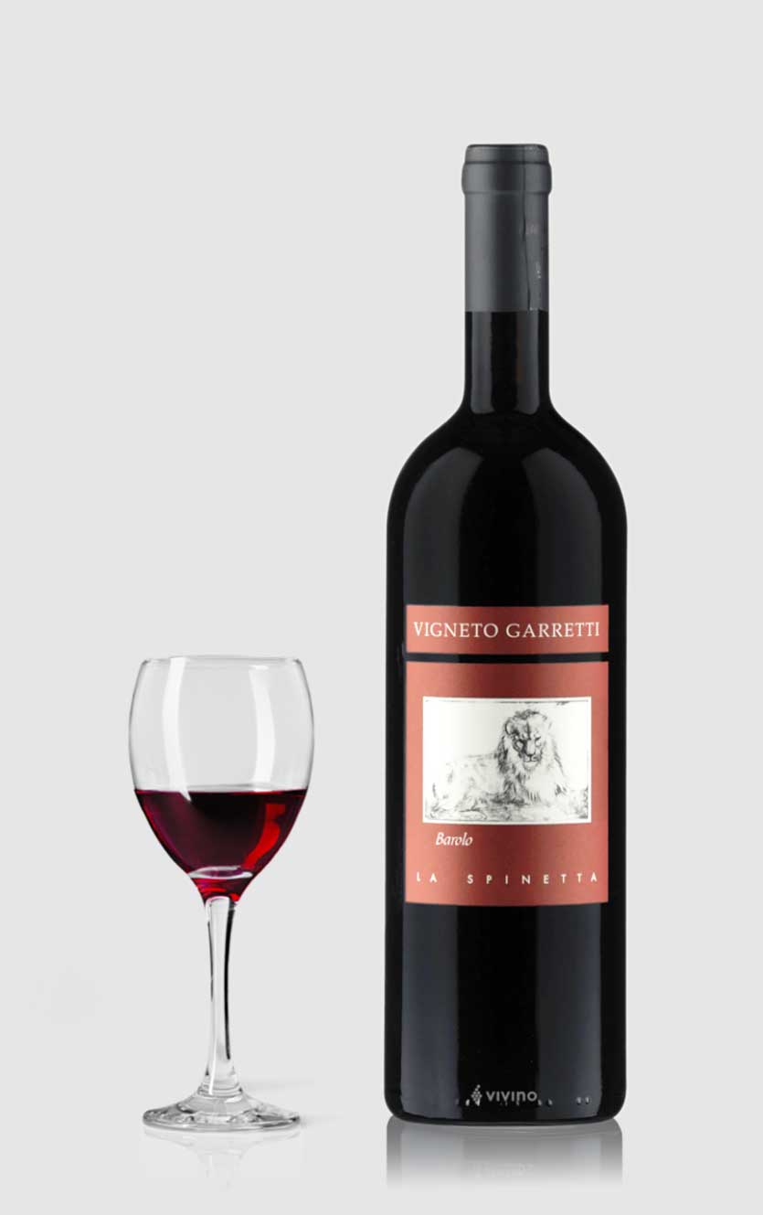 En elegant flaske La Spinetta Vigneto Garretti Barolo 2021 rødvin fra Piemonte, Italien