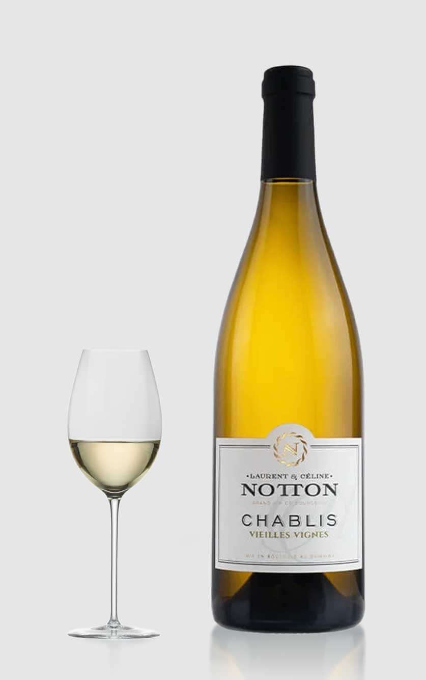 En flaske Notton Chablis Vieilles Vignes 2023 – en koncentreret og mineralsk hvidvin fra Chablis lavet på gamle vinstokke