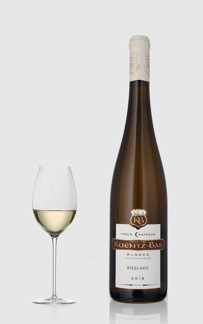 En flaske Kuentz-Bas Riesling Trois Châteaux Bio fra Alsace – en tør, mineralsk økologisk hvidvin