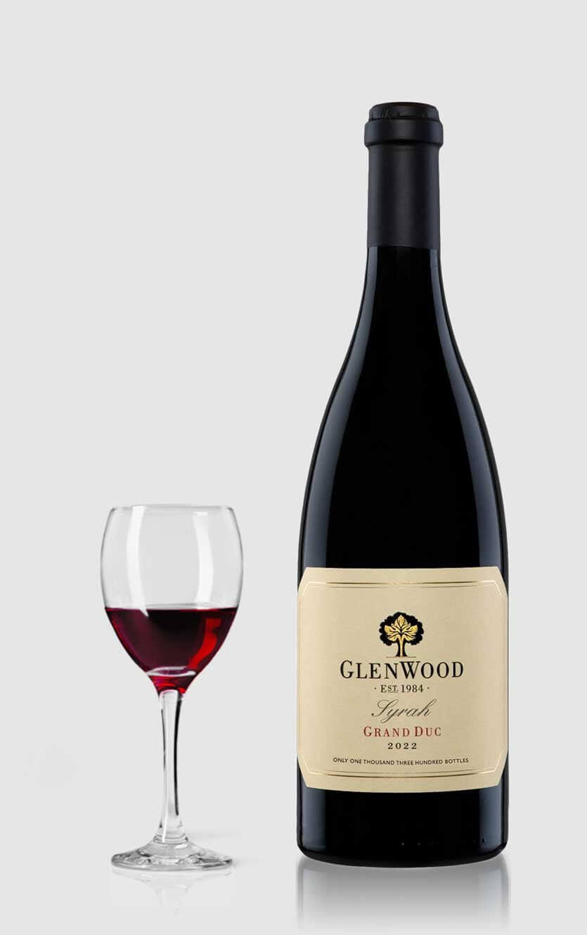 En eksklusiv flaske GlenWood Grand Duc Syrah rødvin fra Franschhoek-dalen i Sydafrika med limiteret produktion