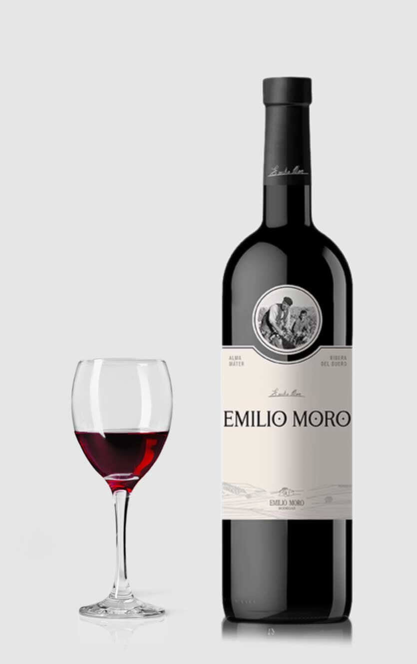 Flaske med Emilio Moro 2022, en kraftig og populær rødvin fra Ribera del Duero i Spanien.