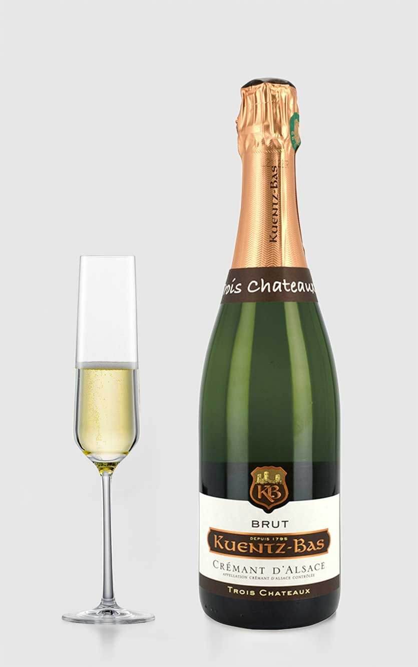 En elegant flaske økologisk Crémant d'Alsace Trois Châteaux fra Kuentz-Bas, biodynamisk dyrket