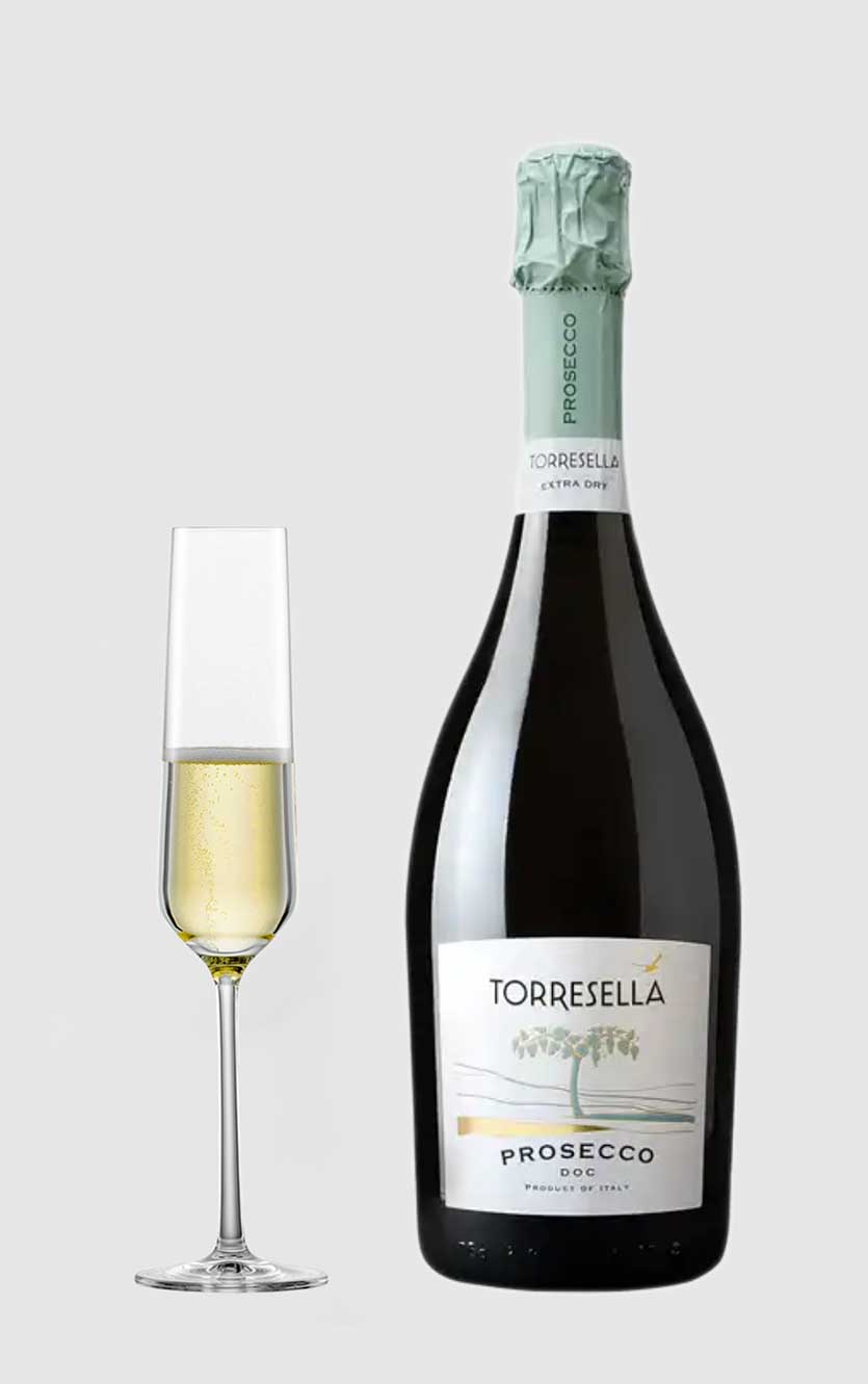 En flot flaske Prosecco DOC Extra Dry fra Cantine Torresella med fine perler og elegant etiket