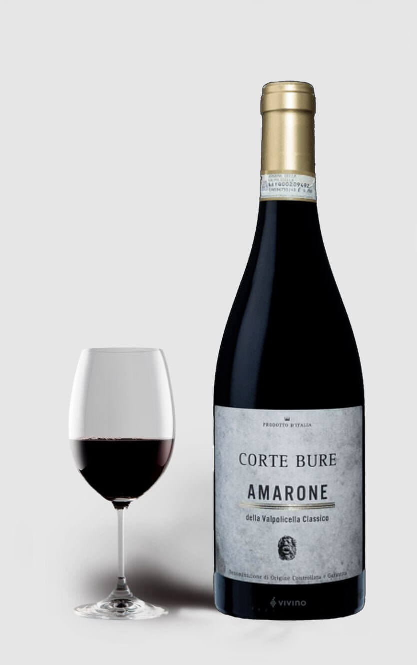 En flot flaske Corte Burè Amarone prisbelønnet rødvin fra Valpolicella i Italien årets julevin 2021