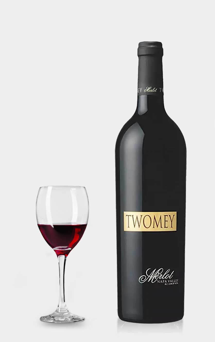 Flaske med Twomey Merlot Napa Valley Soda Canyon Ranch 2014, en eksklusiv amerikansk rødvin.