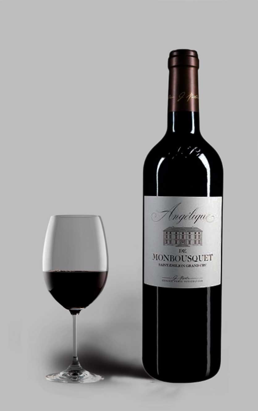 Flaske med Angélique de Monbousquet 2019, en eksklusiv rødvin fra Saint-Émilion i Bordeaux.