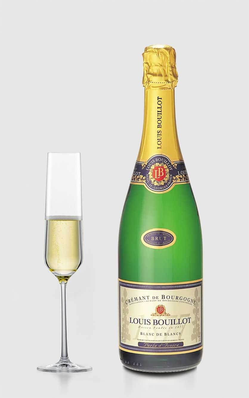 En elegant flaske Crémant de Bourgogne Blanc de Blancs Perle d'Ivoire fra Louis Bouillot