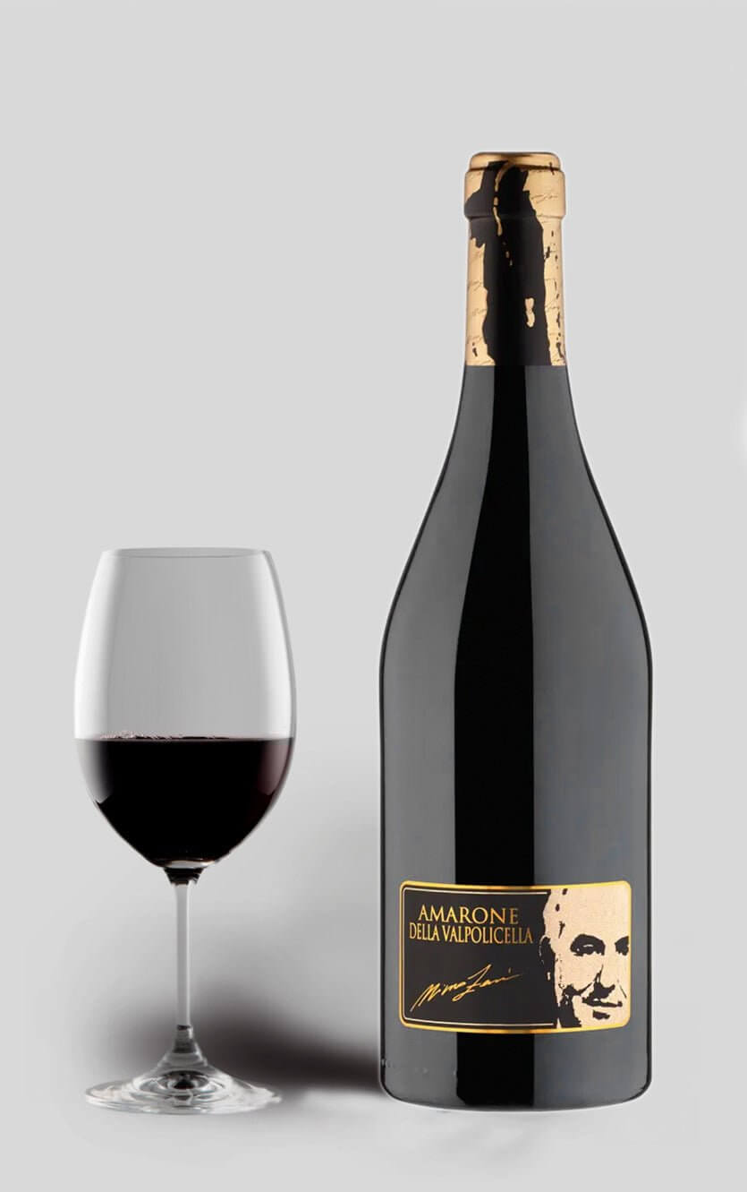 En flot flaske Nino Zeni Amarone della Valpolicella Classico 2013 premium rødvin fra Veneto i Italien