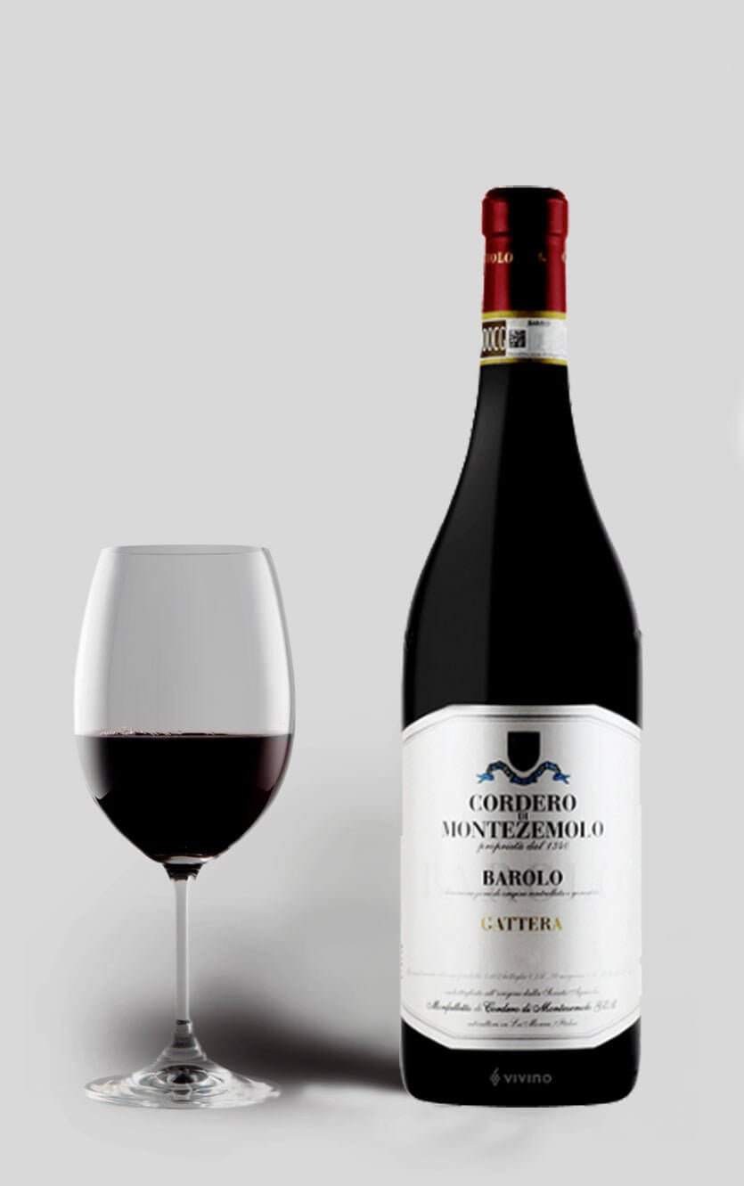 En flot flaske Cordero di Montezemolo Barolo Gattera 2017 rødvin fra Piemonte serveret i elegant miljø