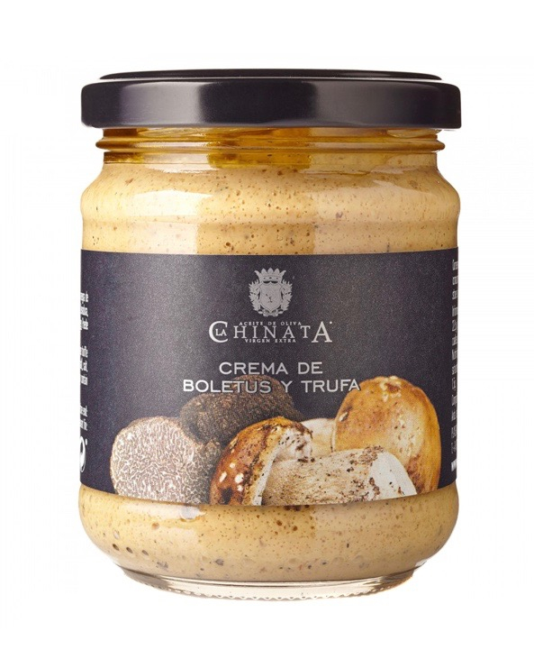 Glas med La Chinata Karl Johan tapenade med trøffel.