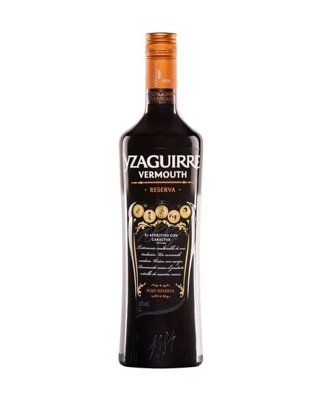 En elegant flaske Yzaguirre Reserva rødvermouth fra Spanien, klassisk aperitif til elegant servering