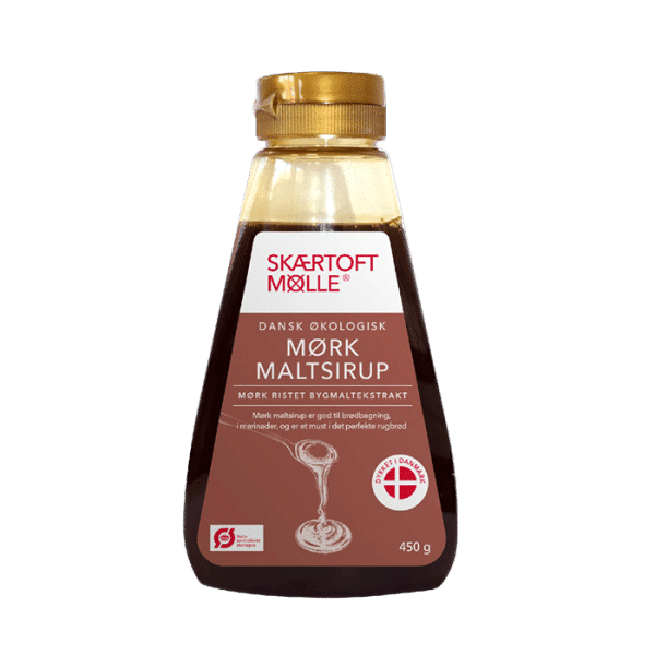 Glasflaske med økologisk mørk maltsirup klar til brug i rugbrød, grove brød og marinader.