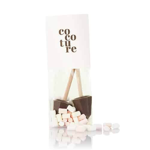 En pakke med Cocoture chokosticks og marshmallows til varm chokolade