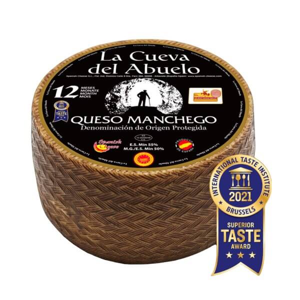 Kile af fast Manchego ost Curado med den kendte skorpe.