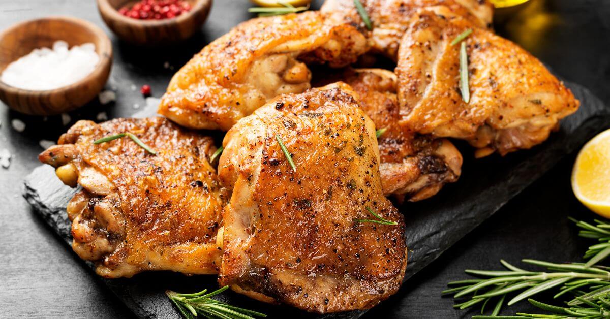 Citron og hvidløgsmarineret kyllingelår lavet i min airfryer