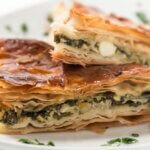 Spanakopita – knapperige Griekse spinazietaart met feta