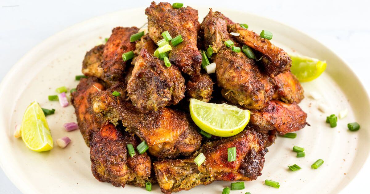 Jamaican jerk chicken kylling flot serveret og dejlig spicy