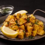 Batata harra – Libanese pittige aardappelen met koriander en knoflook