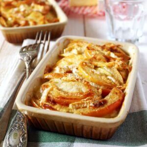 Kartoffel og æblegratin med camembert tilberedt i airfryer