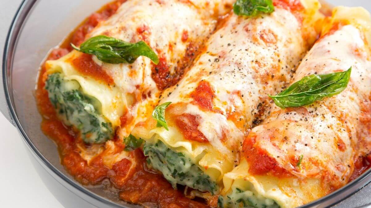 cannelloni spinat ricotta og tomat sauce