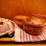 Pork pie En traditionel engelsk kødtærte