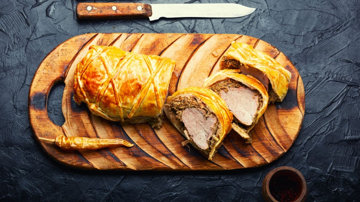 Pork Wellington, in deeg gebakken varkenshaas