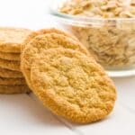 Biscoitos de aveia com flocos de aveia, manteiga, ovos e açúcar