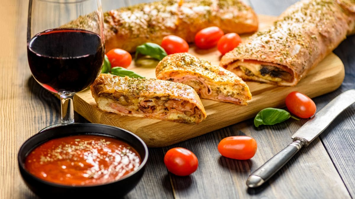 italienske pizza, som en pizzaroulade